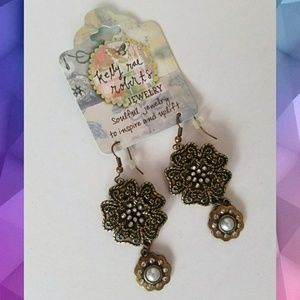 NWT Brass Vintage Floral Flower Earrings